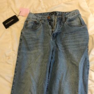 I am selling size 6 mom jeans from pretty little things